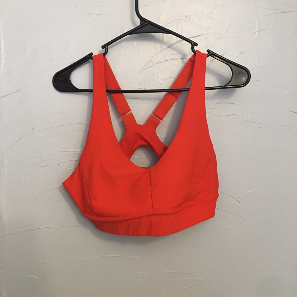 sports bra